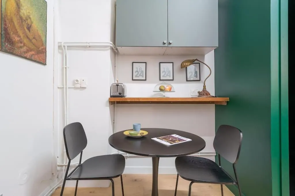 Grand Duplex Montmartre Apartment Paris 0*,  France